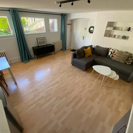 Apartment Super Avec Parking - 440 *
